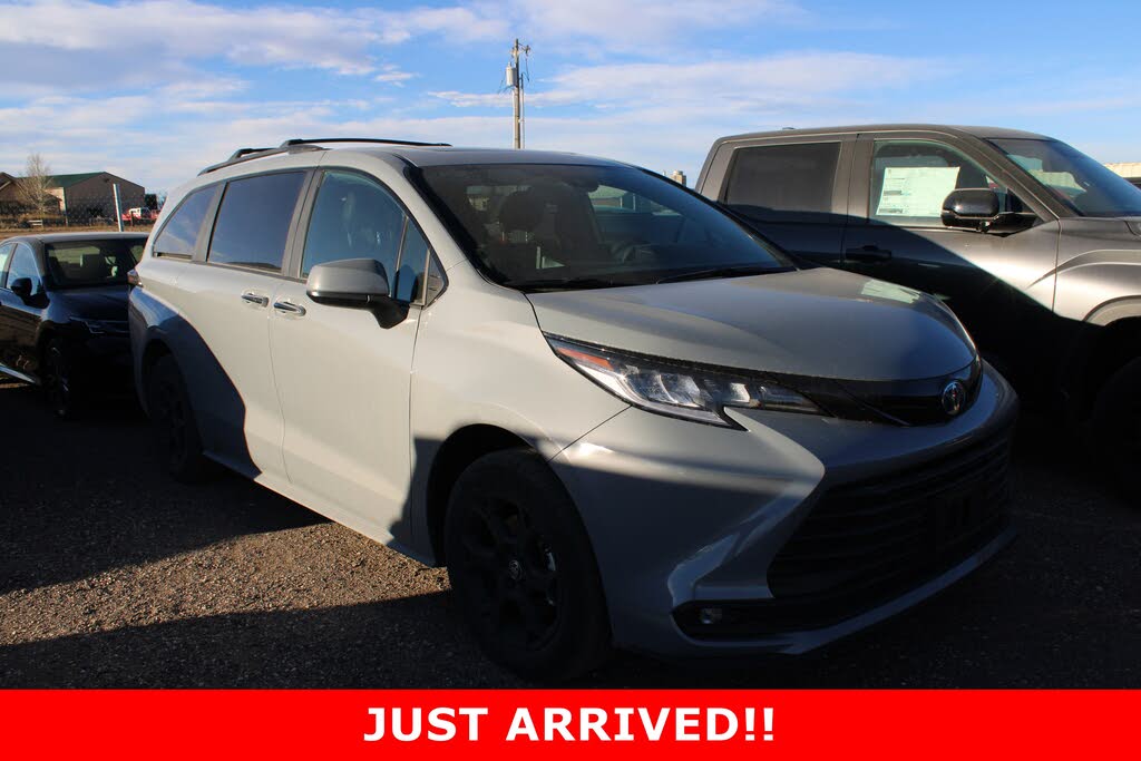 2025 Toyota Sienna Woodland Edition 7-Passenger AWD