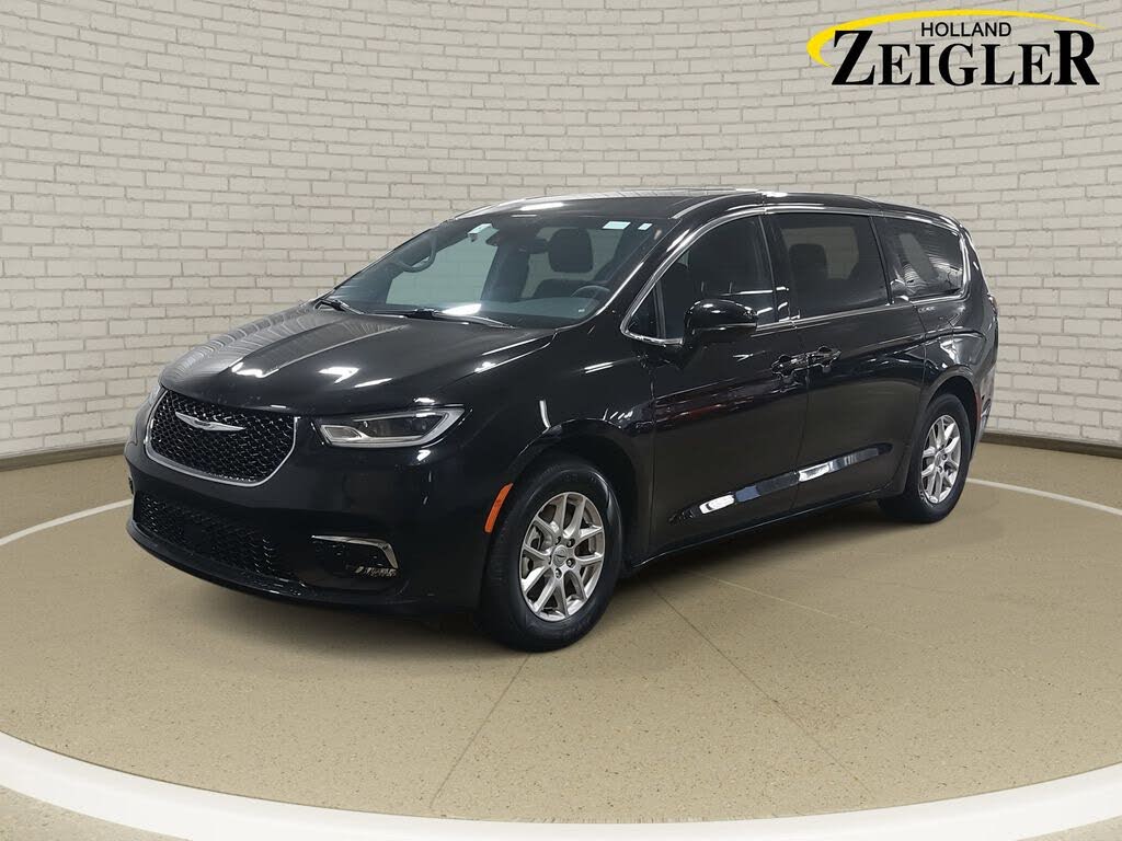 2025 Chrysler Pacifica Select FWD