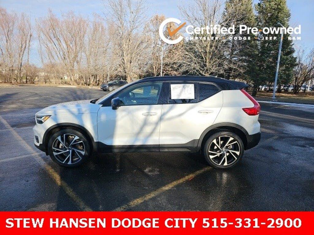 2022 Volvo XC40 T5 R-Design AWD