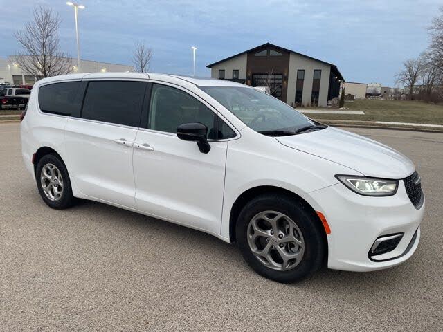 2024 Chrysler Pacifica Limited AWD