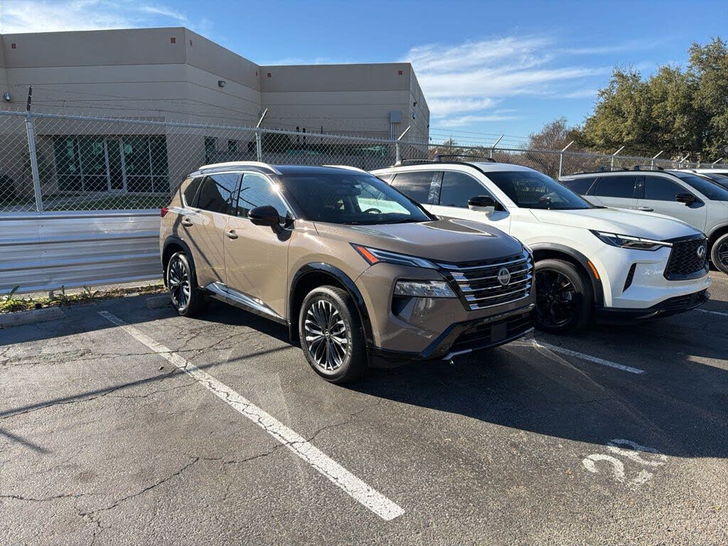 2024 Nissan Rogue Platinum FWD