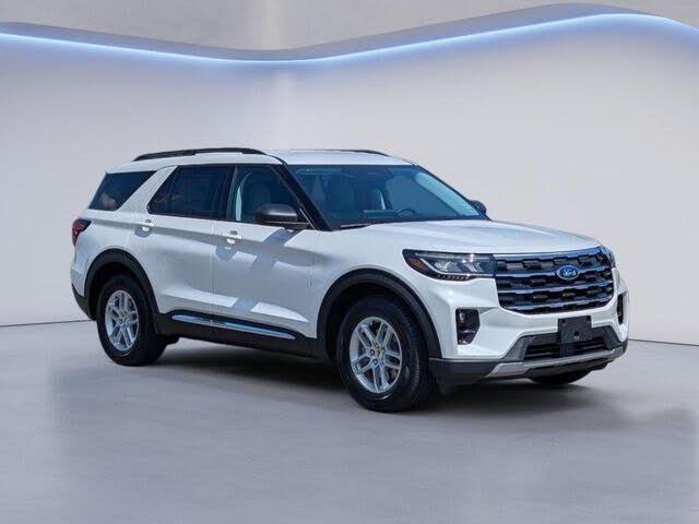 2025 Ford Explorer Active RWD