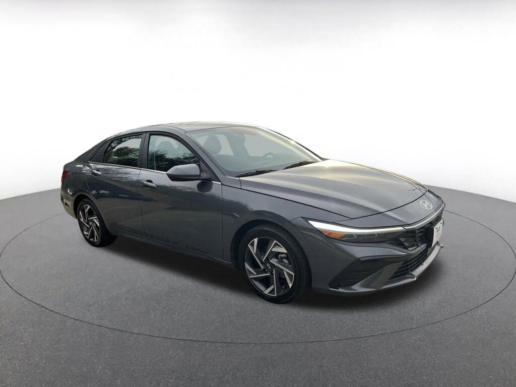 2025 Hyundai Elantra SEL Convenience FWD