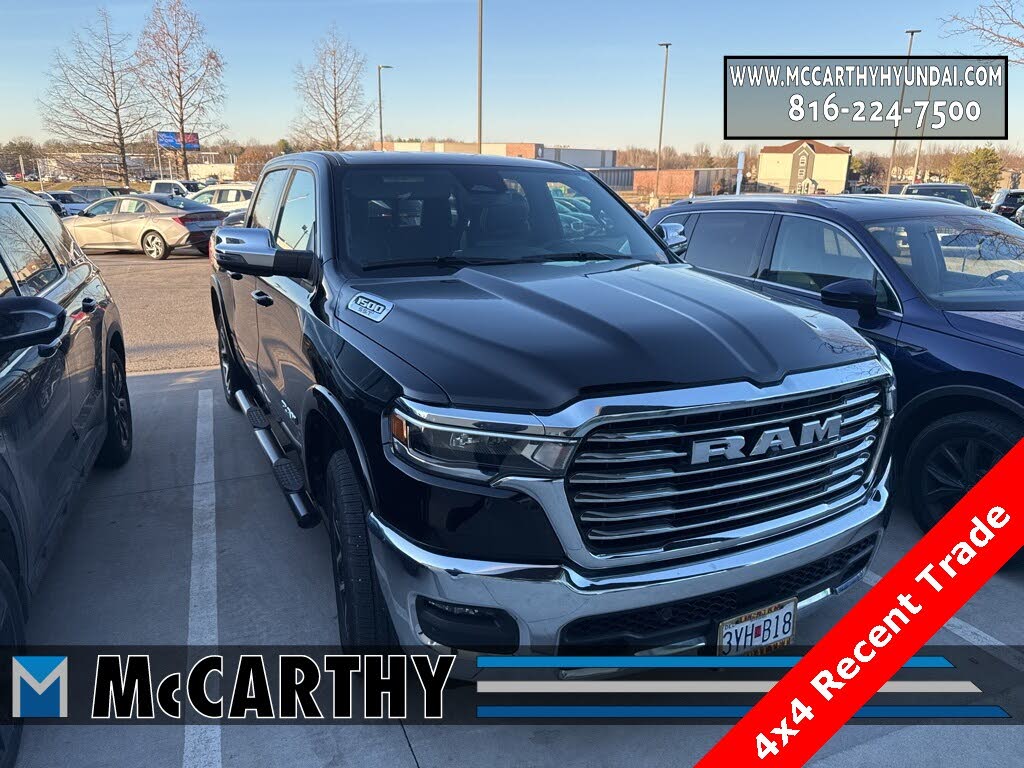 2025 RAM 1500 Laramie Crew Cab 4WD