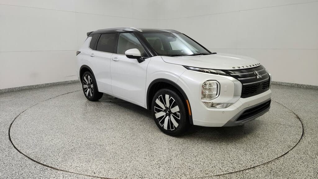 2026 Mitsubishi Outlander SEL FWD