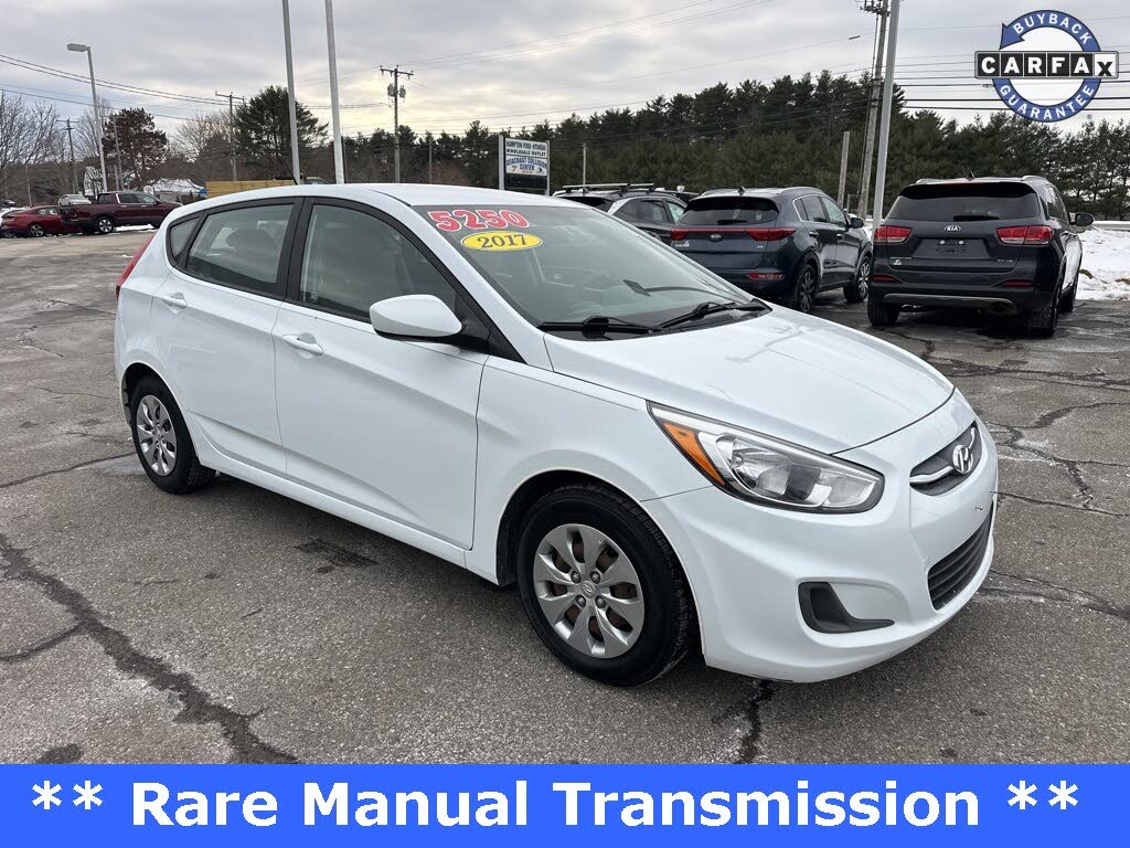 2017 Hyundai Accent SE 4-Door Hatchback FWD
