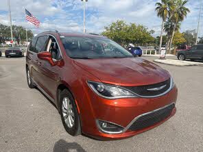 Chrysler Pacifica Touring L FWD