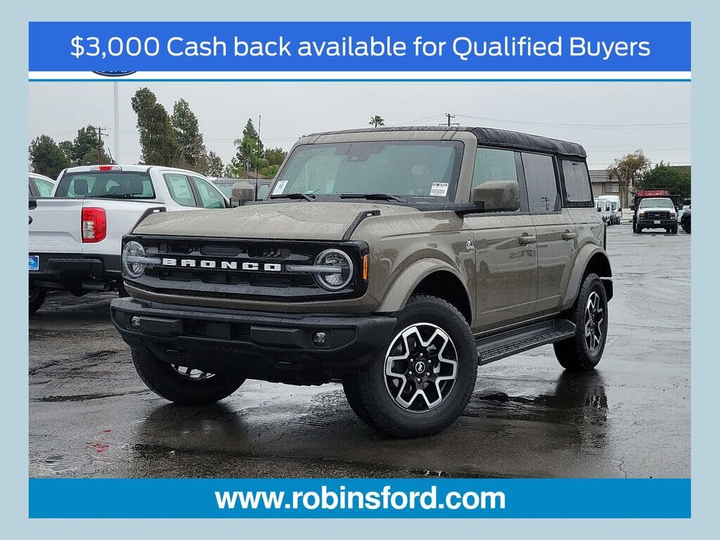 2025 Ford Bronco Outer Banks 4-Door 4WD