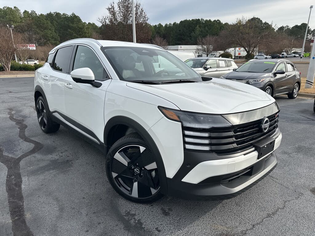 2025 Nissan Kicks SR AWD