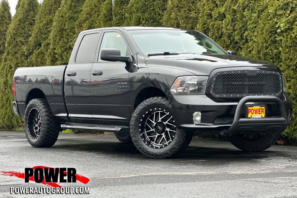 2017 RAM 1500 Express Quad Cab 4WD