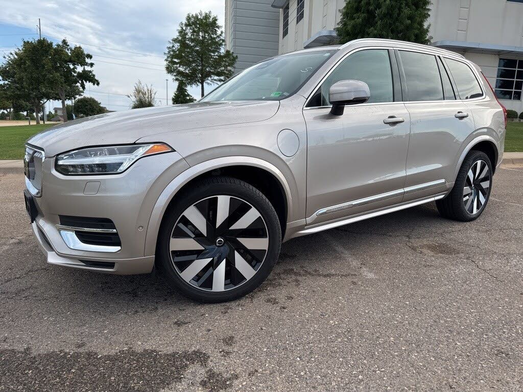 2023 Volvo XC90 Recharge T8 Ultimate Bright Theme 7-Passenger eAWD
