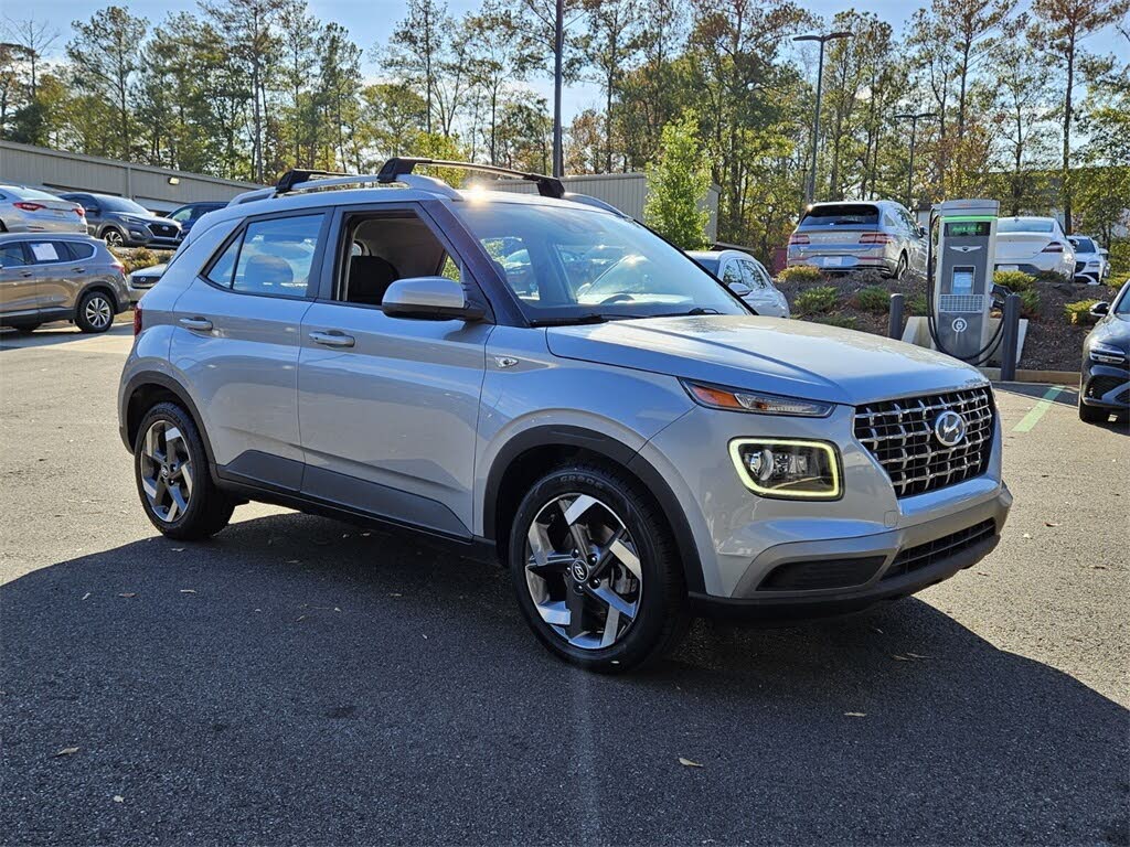 2021 Hyundai Venue SEL FWD