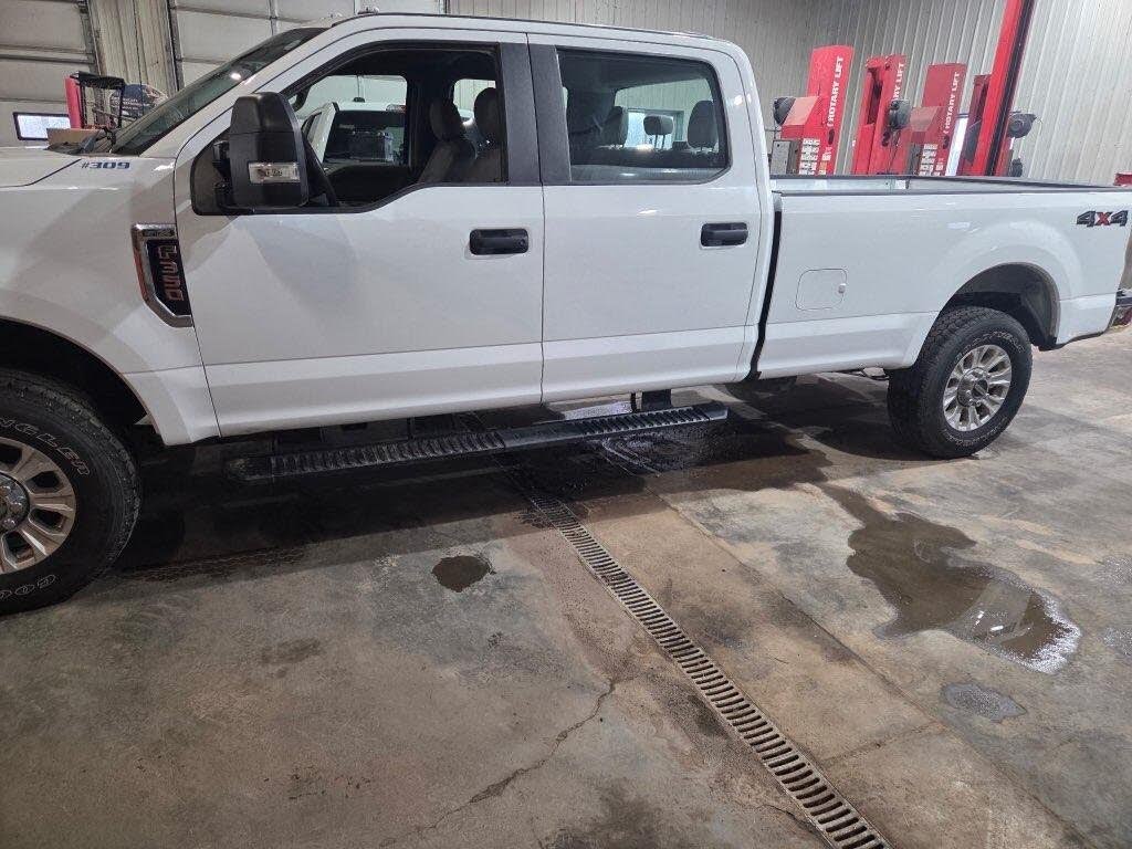 2022 Ford F-350 Super Duty XL Crew Cab 4WD