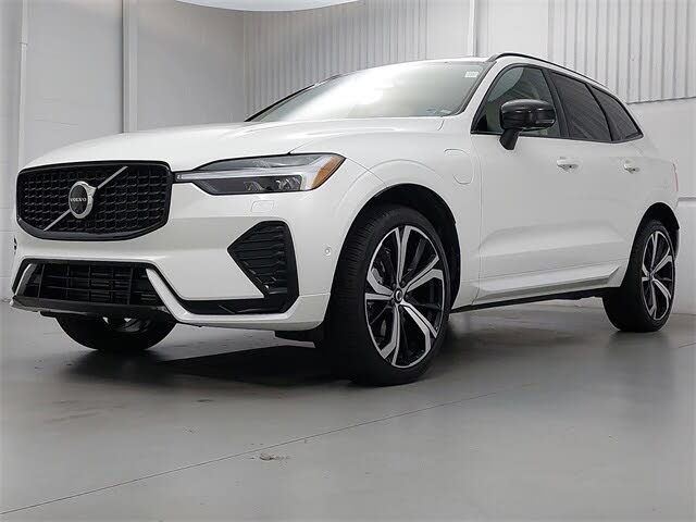 2025 Volvo XC60 Recharge T8 Ultra Dark Theme eAWD