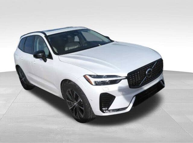 2024 Volvo XC60 B5 Plus Dark Theme AWD