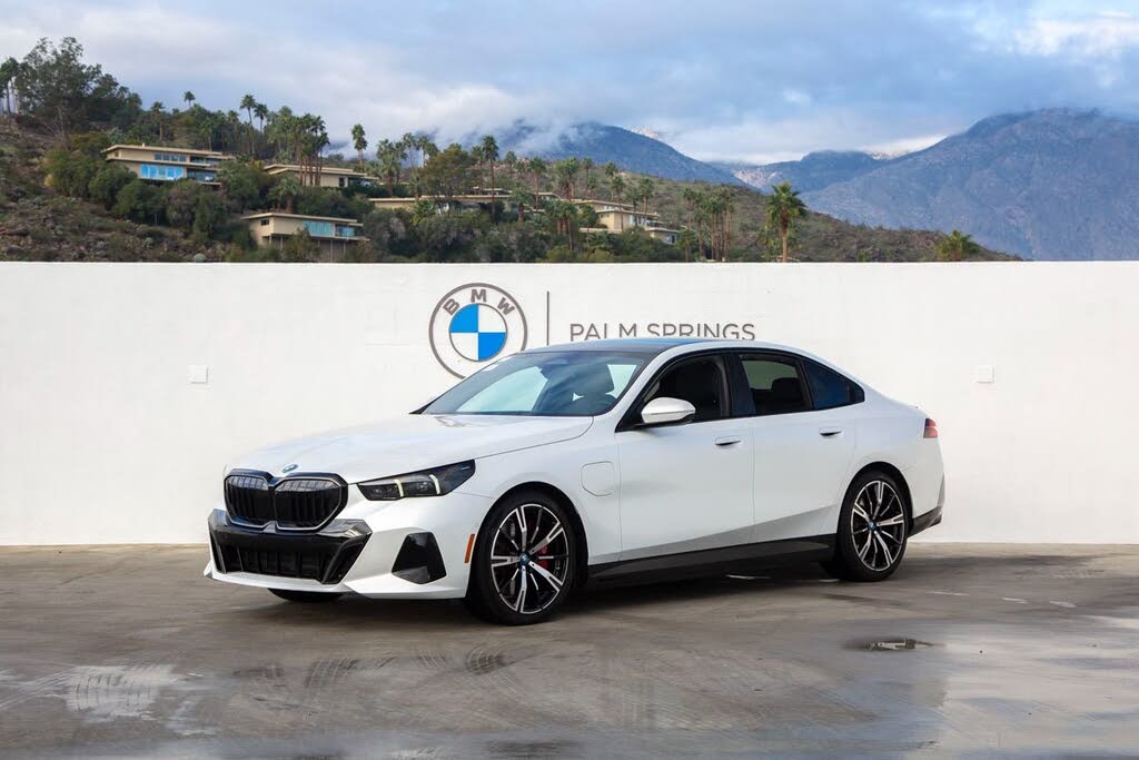 2025 BMW 5 Series 550e xDrive