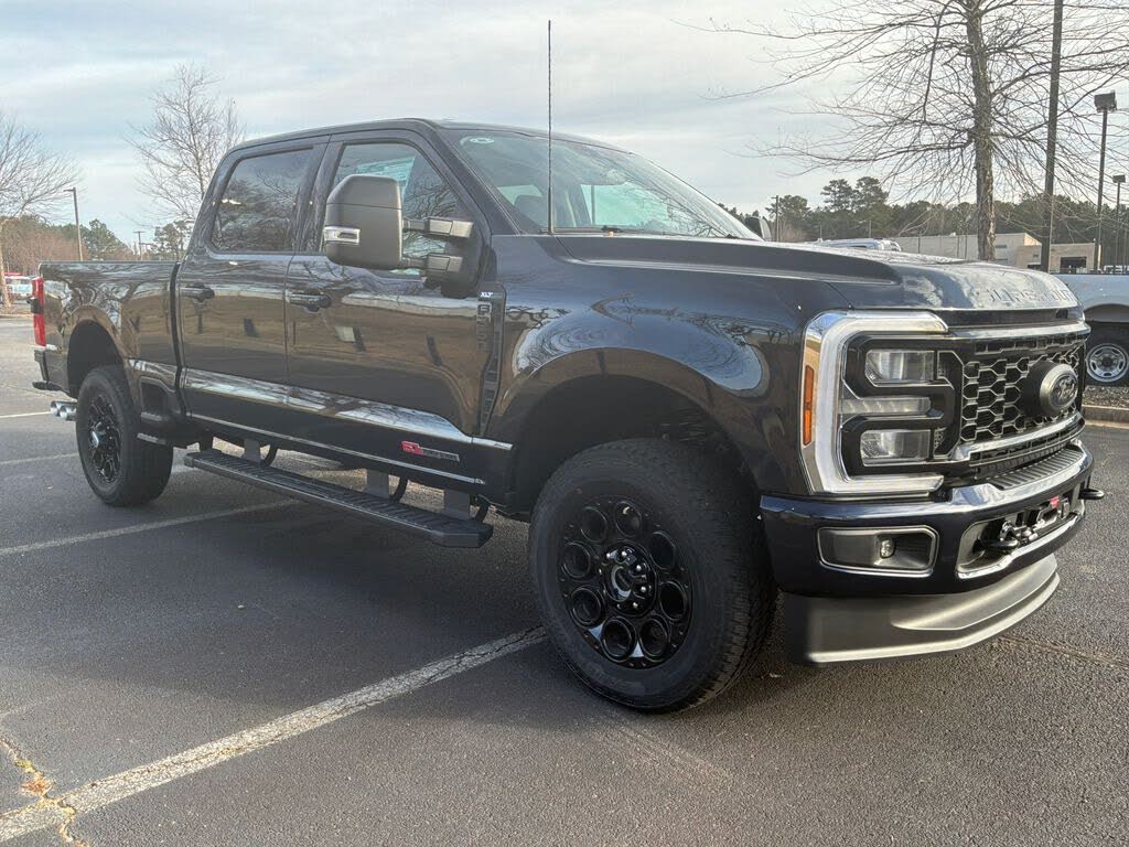 2025 Ford F-350 Super Duty XLT Crew Cab 4WD