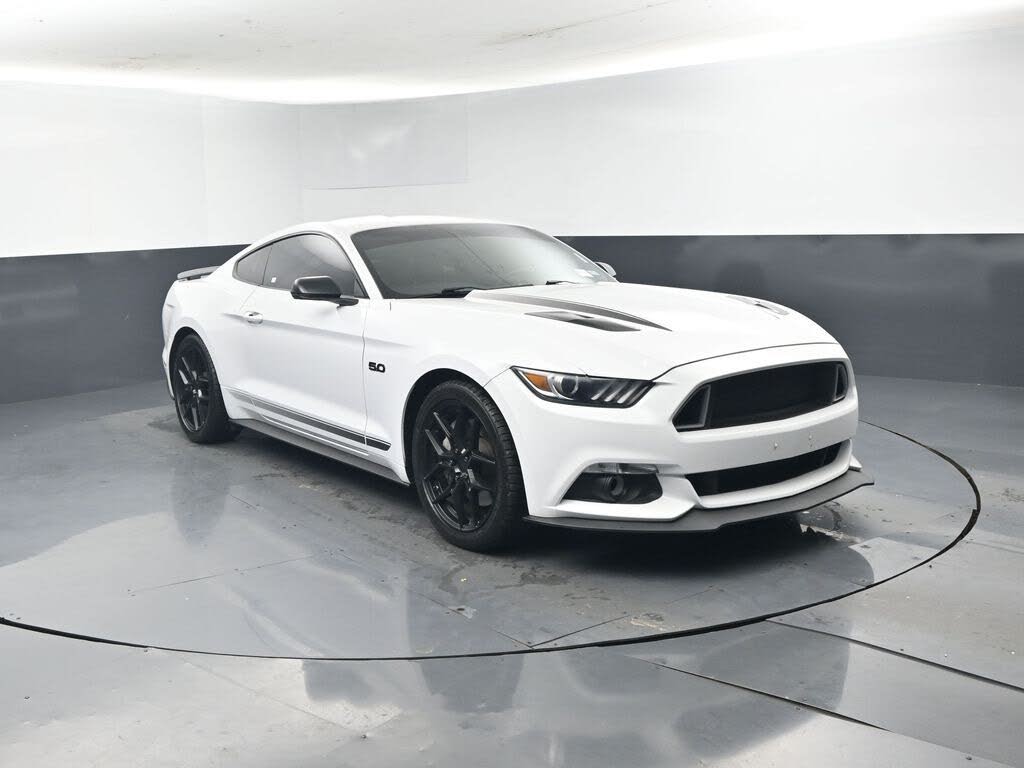 2017 Ford Mustang GT Premium Coupe RWD