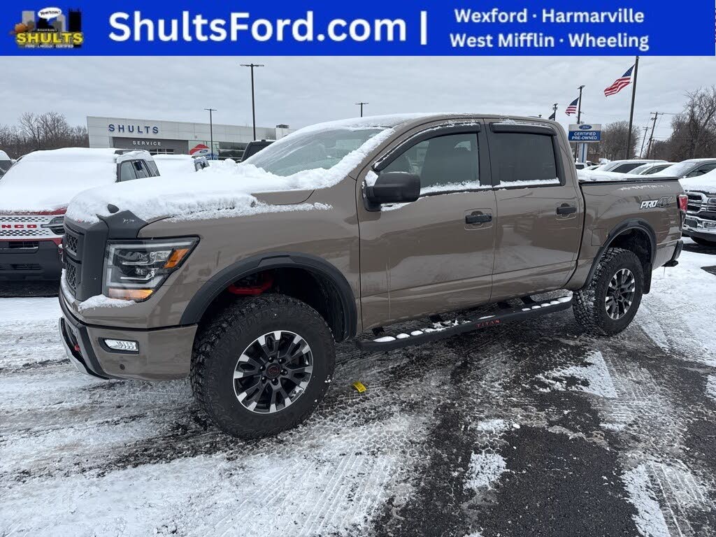 2023 Nissan Titan PRO-4X Crew Cab 4WD