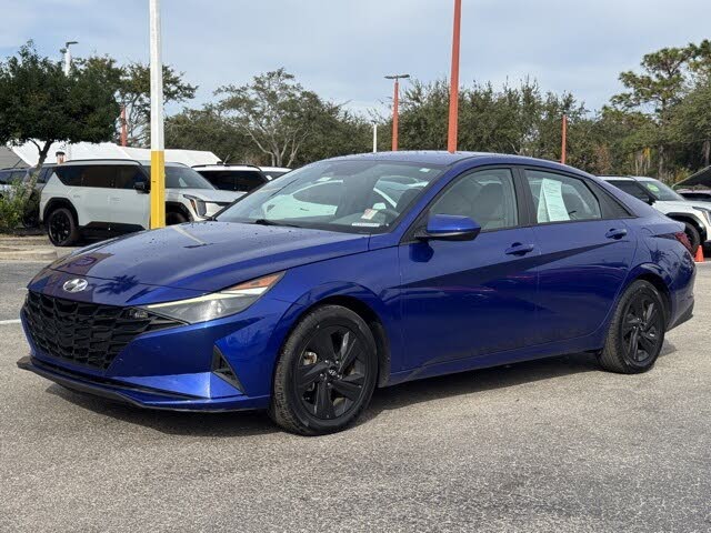 2022 Hyundai Elantra SEL FWD