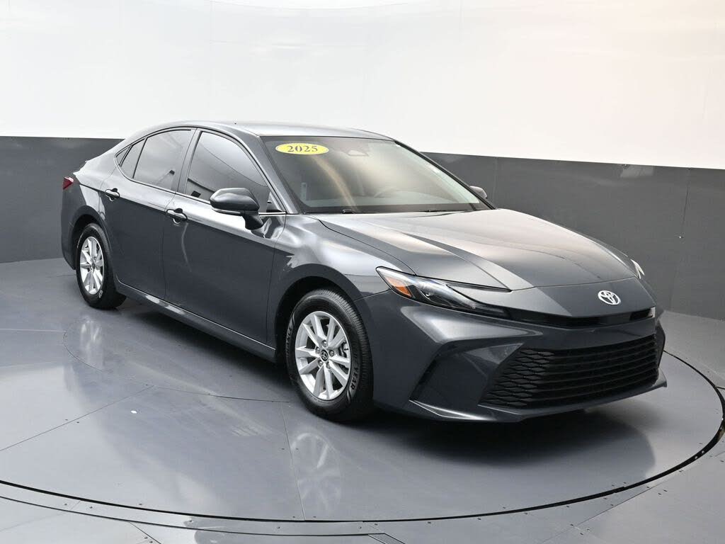 2025 Toyota Camry LE FWD