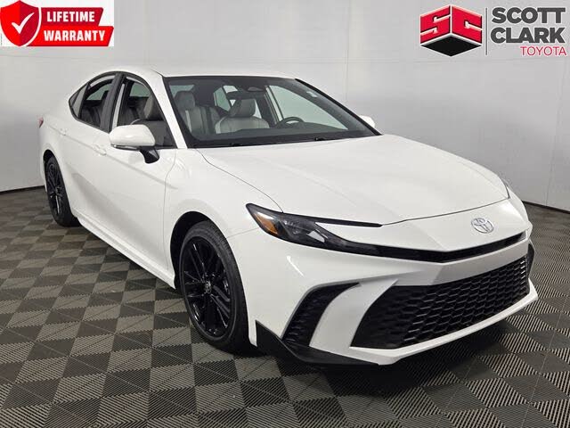 2026 Toyota Camry SE FWD