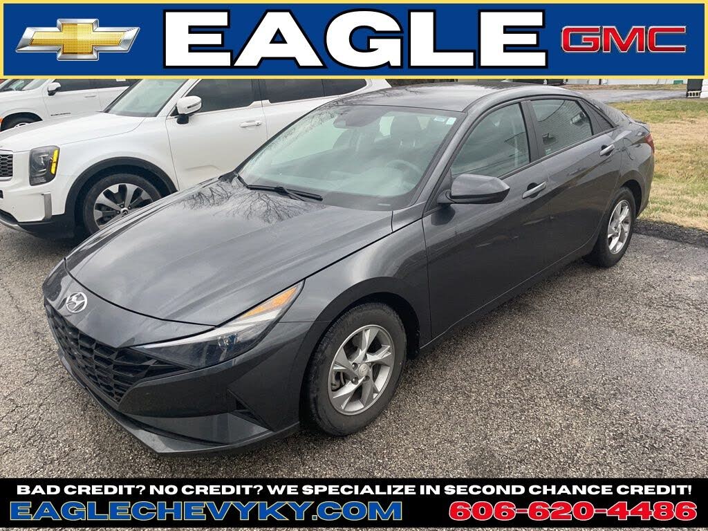 2022 Hyundai Elantra SE FWD