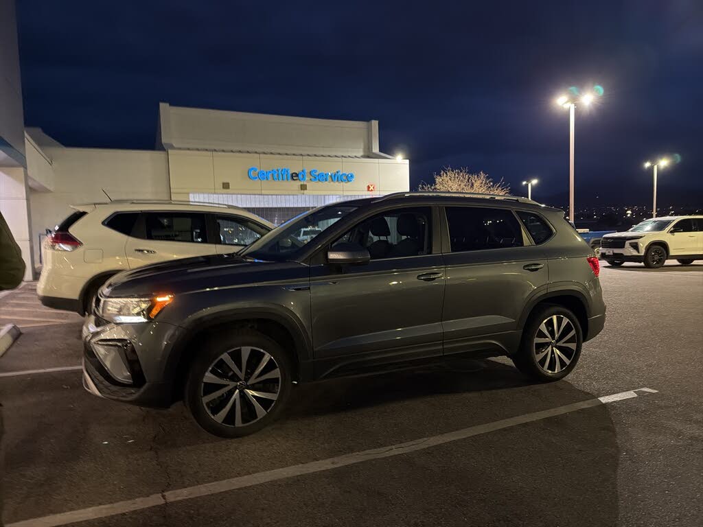 2022 Volkswagen Taos SE FWD