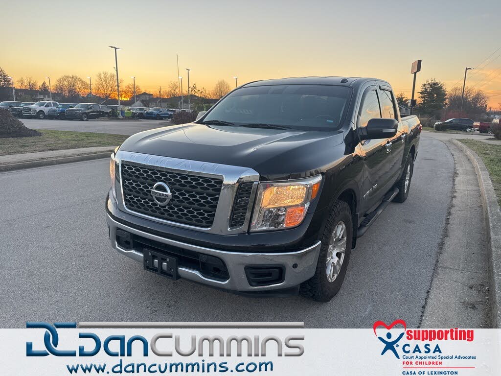 2018 Nissan Titan SV Crew Cab RWD