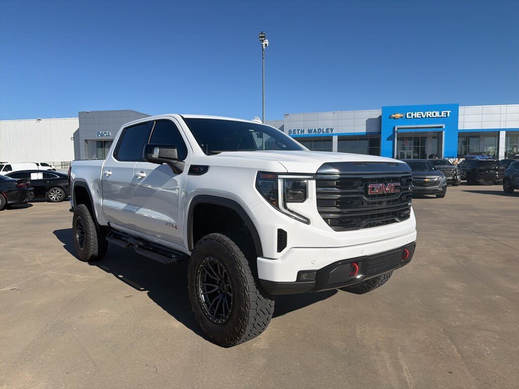 2023 GMC Sierra 1500 AT4 Crew Cab 4WD