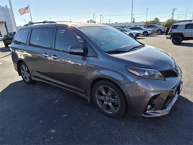 2020 Toyota Sienna SE 8-Passenger FWD