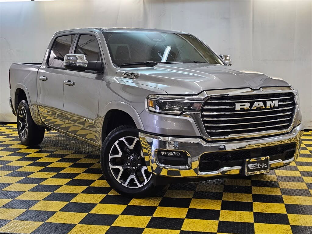 2025 RAM 1500 Laramie Crew Cab 4WD