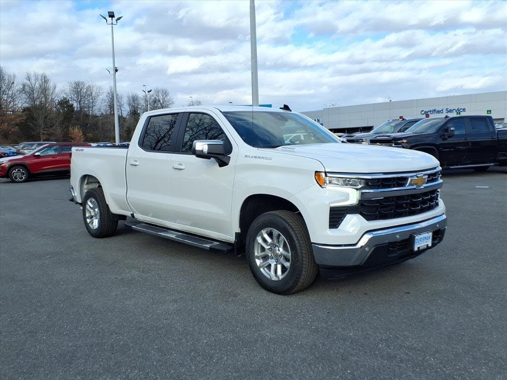 2026 Chevrolet Silverado 1500 LT Crew Cab 4WD