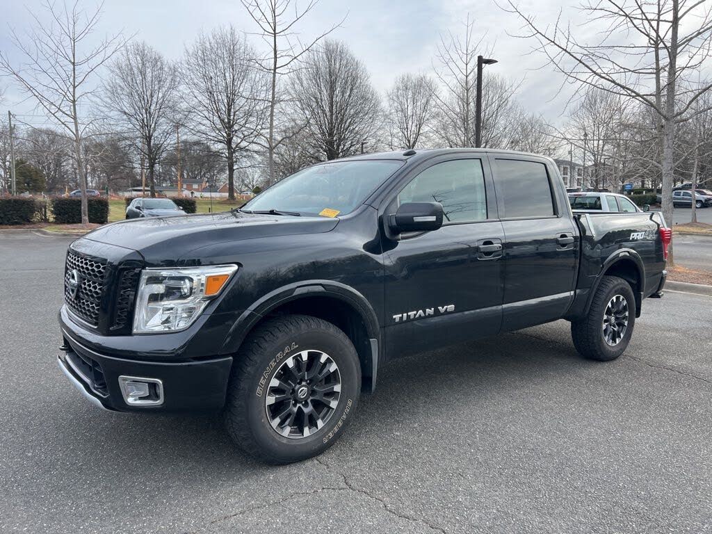 2019 Nissan Titan PRO-4X Crew Cab 4WD