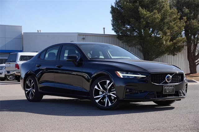 2024 Volvo S60 B5 Plus Dark Theme FWD