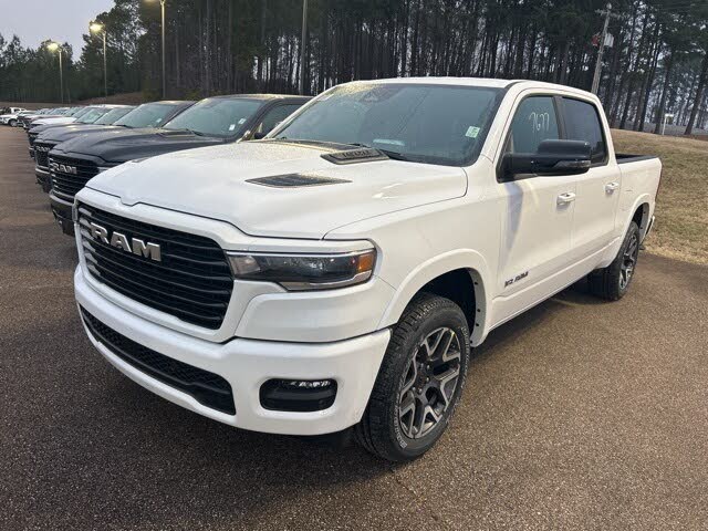 2026 RAM 1500 Laramie Crew Cab 4WD