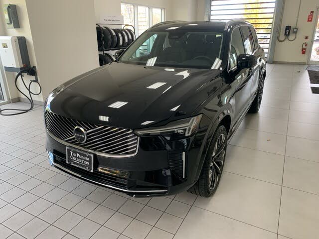 2025 Volvo XC90 B6 Plus Bright Theme 7-Passenger AWD