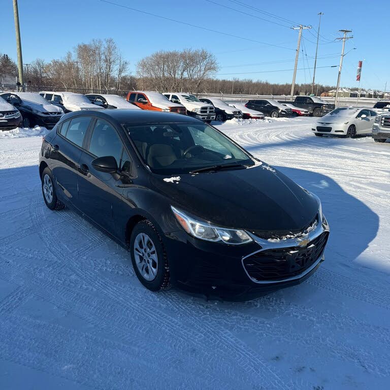 Chevrolet Cruze LS Hatchback FWD 2019