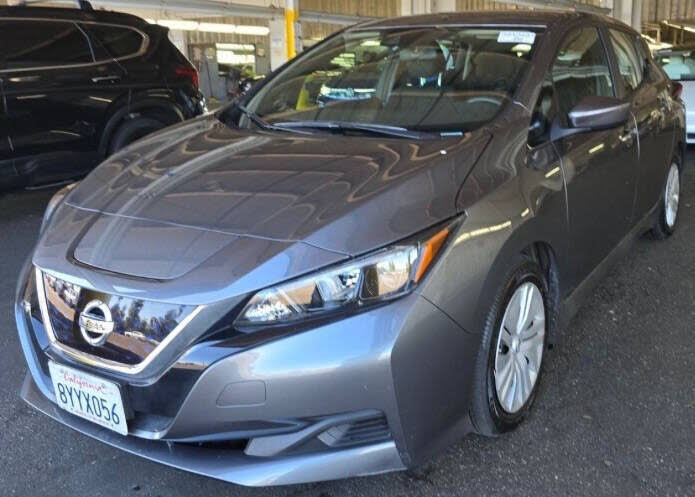 2022 Nissan LEAF S FWD