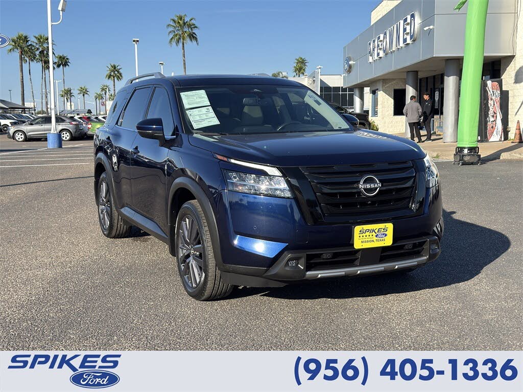 2022 Nissan Pathfinder SL FWD