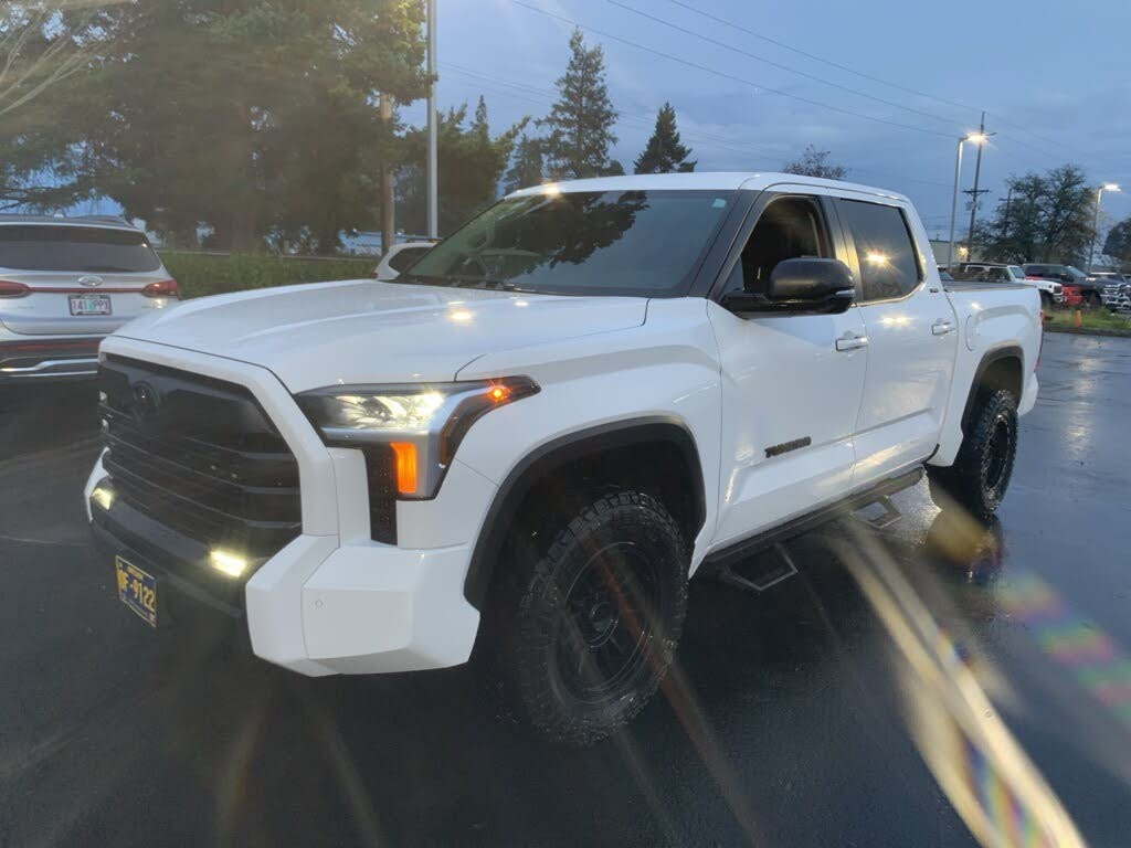 2024 Toyota Tundra SR5 CrewMax Cab 4WD