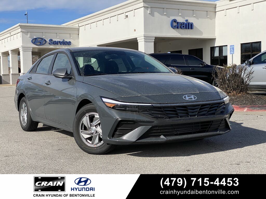 2025 Hyundai Elantra SE FWD