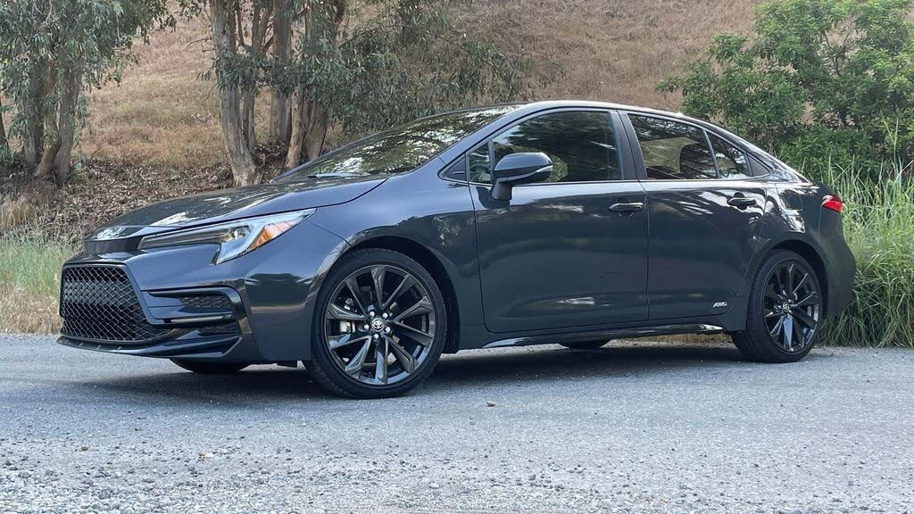 2025 Toyota Corolla LE FWD