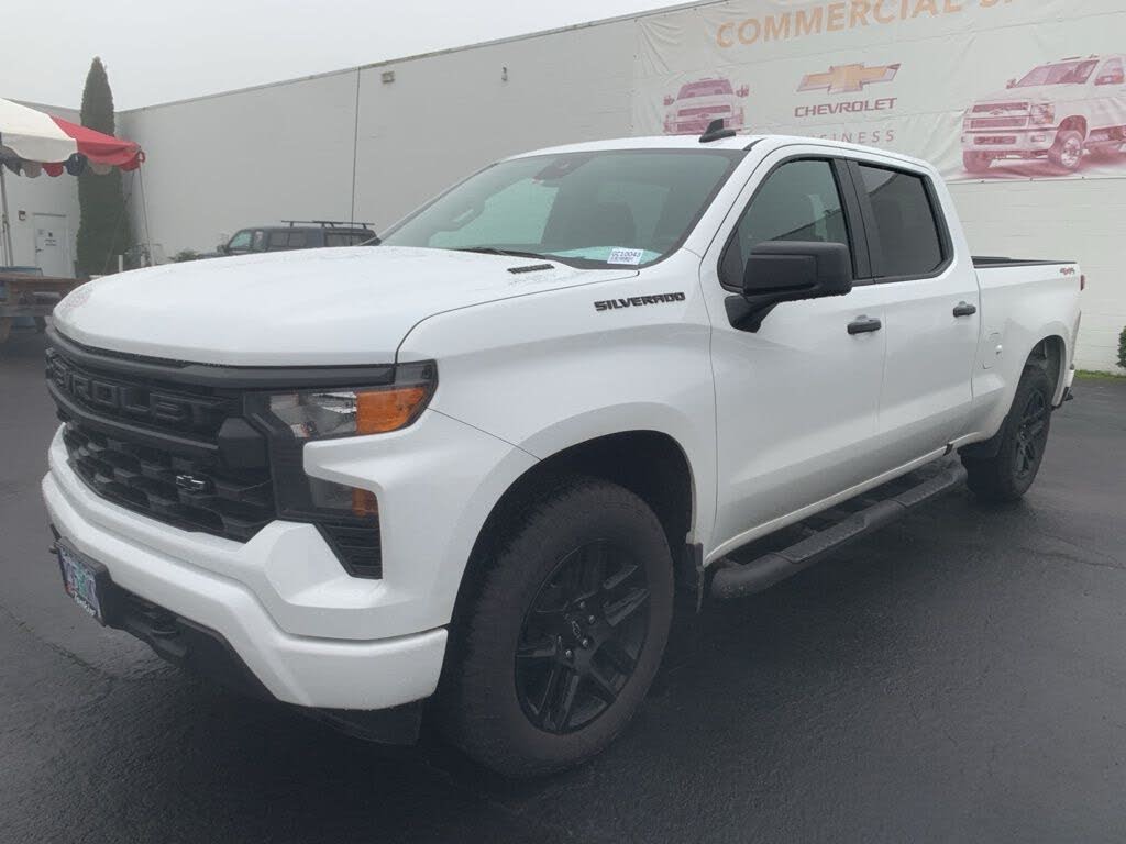 2026 Chevrolet Silverado 1500 Custom Crew Cab 4WD