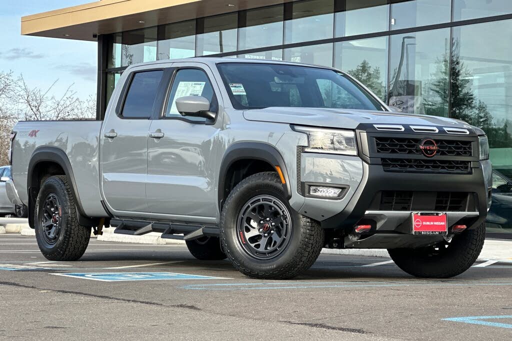 2026 Nissan Frontier PRO-4X Crew Cab LB 4WD