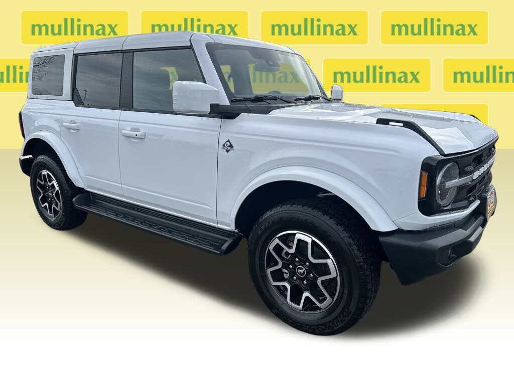 2025 Ford Bronco Outer Banks 4-Door 4WD