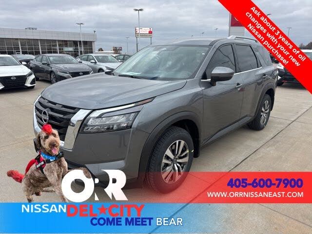 2025 Nissan Pathfinder SL FWD