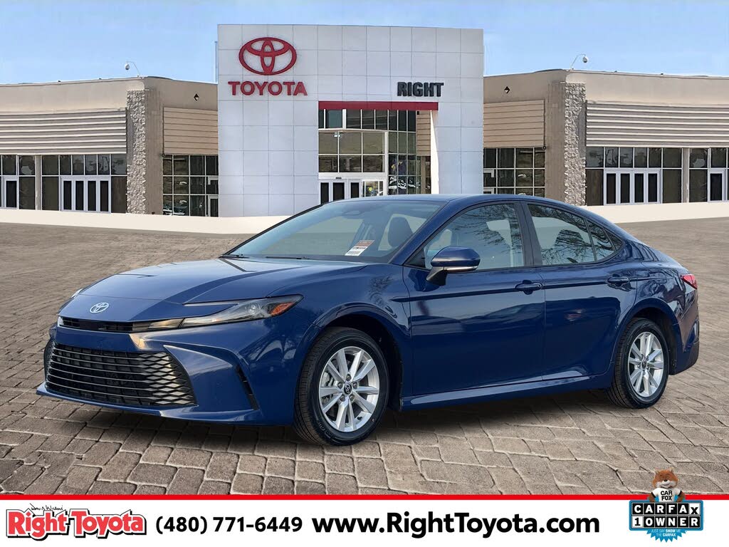 2025 Toyota Camry LE FWD
