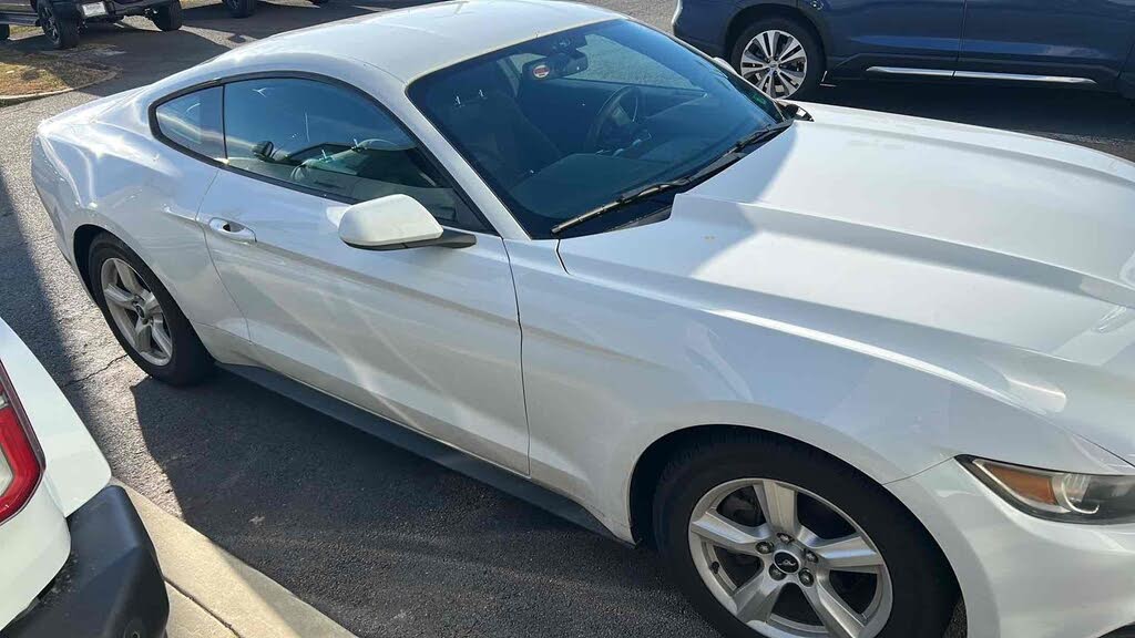 2017 Ford Mustang V6 Coupe RWD