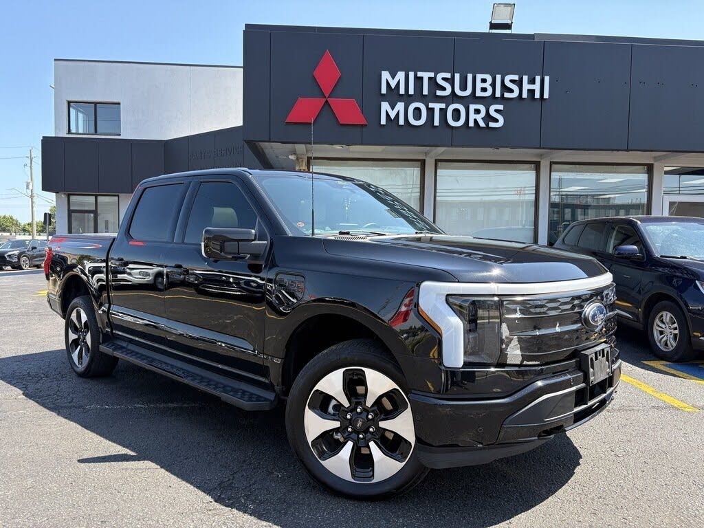 2022 Ford F-150 Lightning Platinum SuperCrew AWD